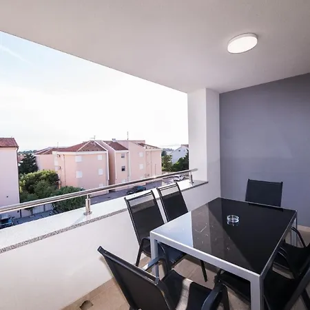 Apartments & Rooms Danivan Pool Villas B Novalja Exterior photo