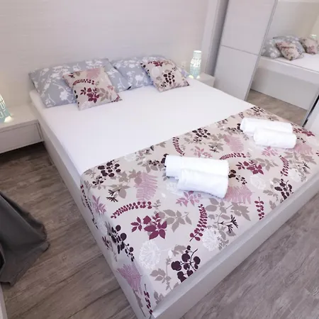 Apartments & Rooms Danivan Pool Villas B Novalja Room photo
