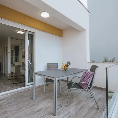 Apartments & Rooms Danivan Pool Villas B Novalja Room photo