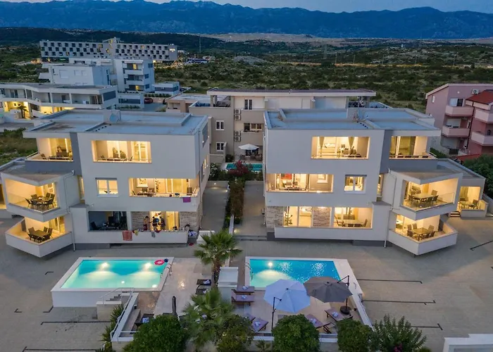 Apartments & Rooms Danivan Pool Villas B