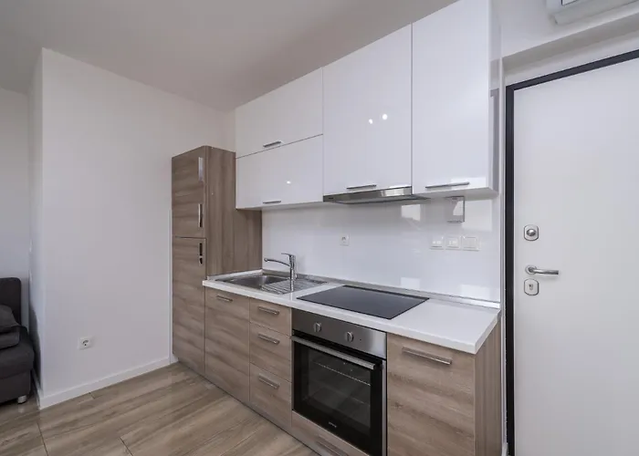 Apartments & Rooms Danivan Pool Villas B
