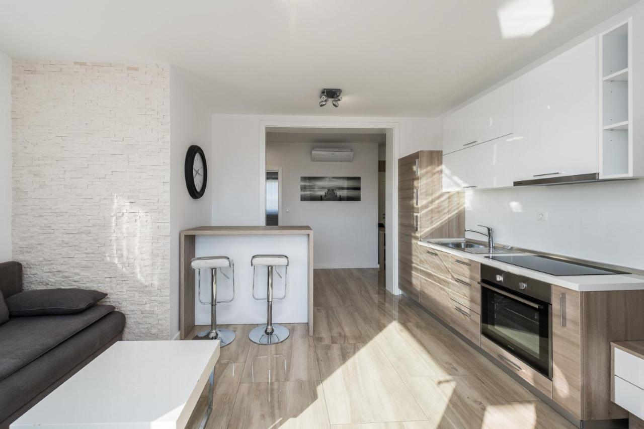 & Danivan Pool B Apartment Novalja