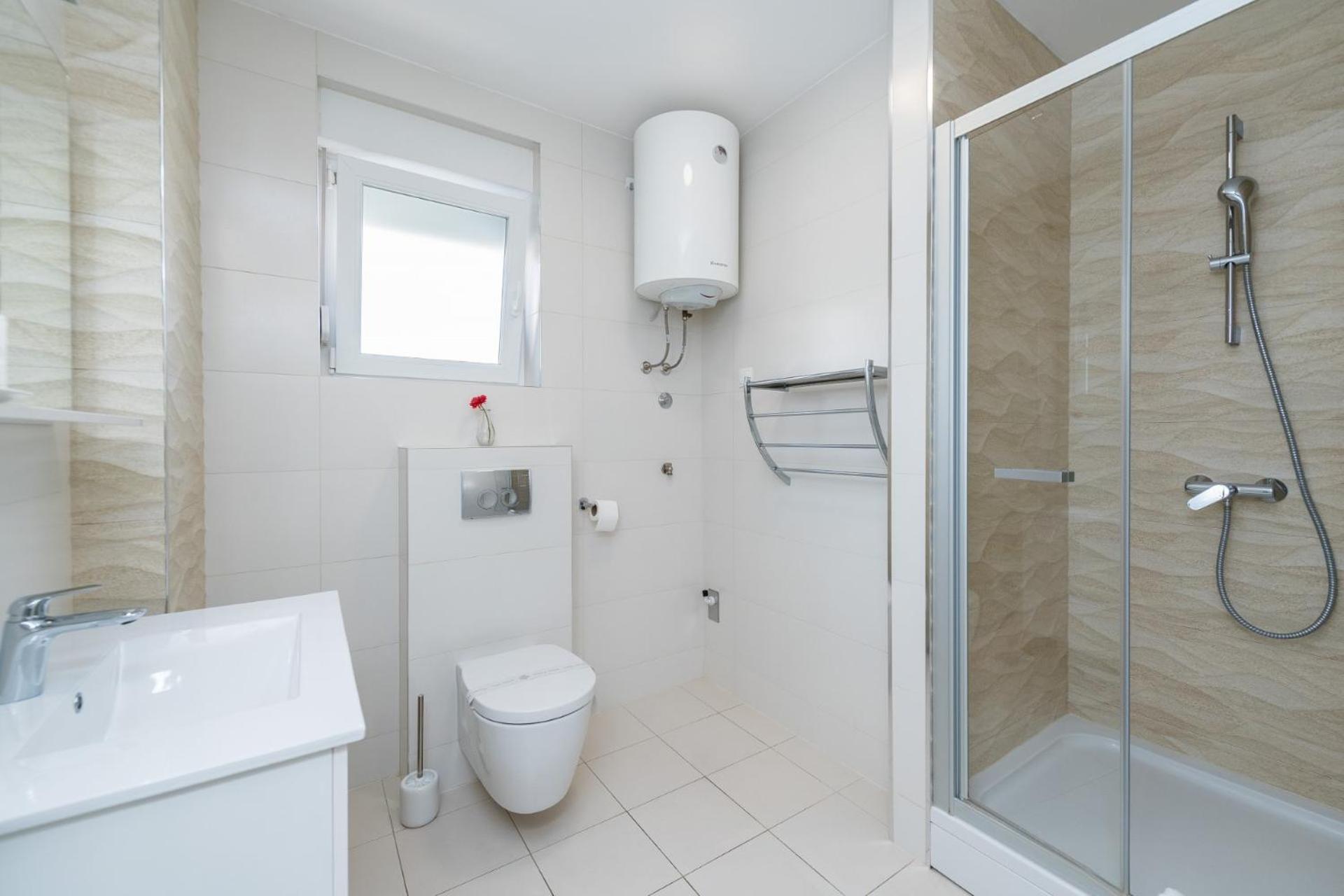 Apartment & Danivan Pool B *