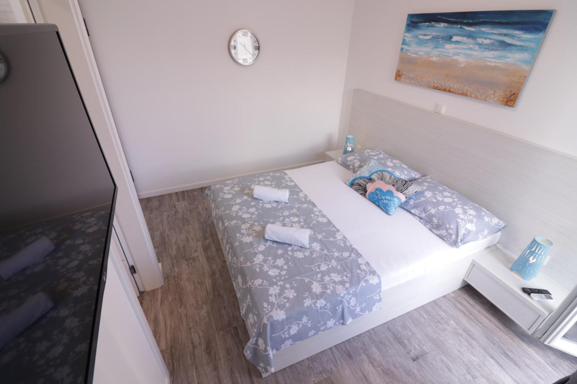 Apartment & Danivan Pool B *