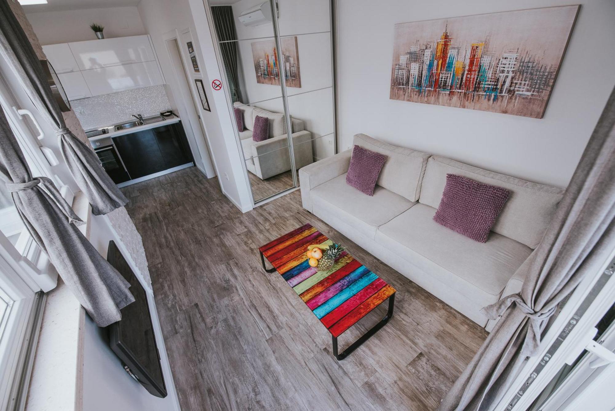 & Danivan Pool B Apartment